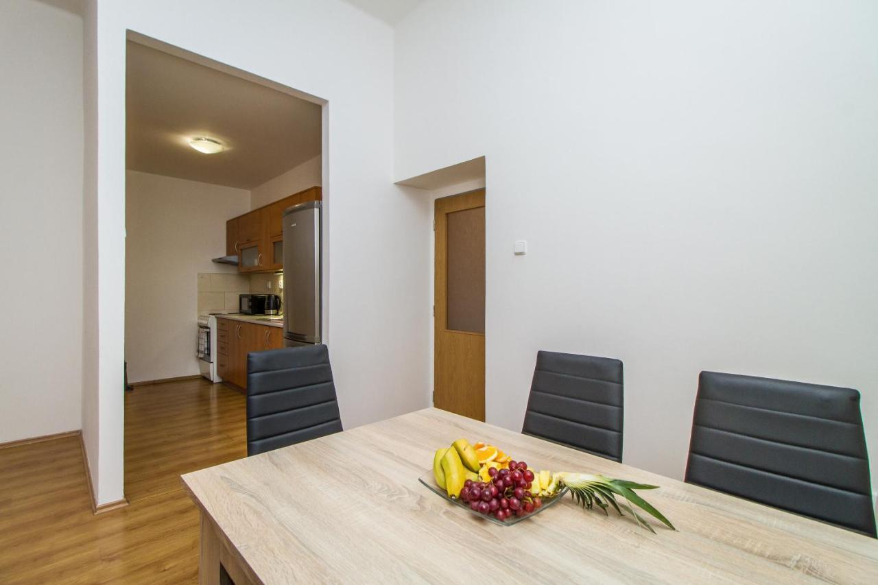 Silver Apartment *