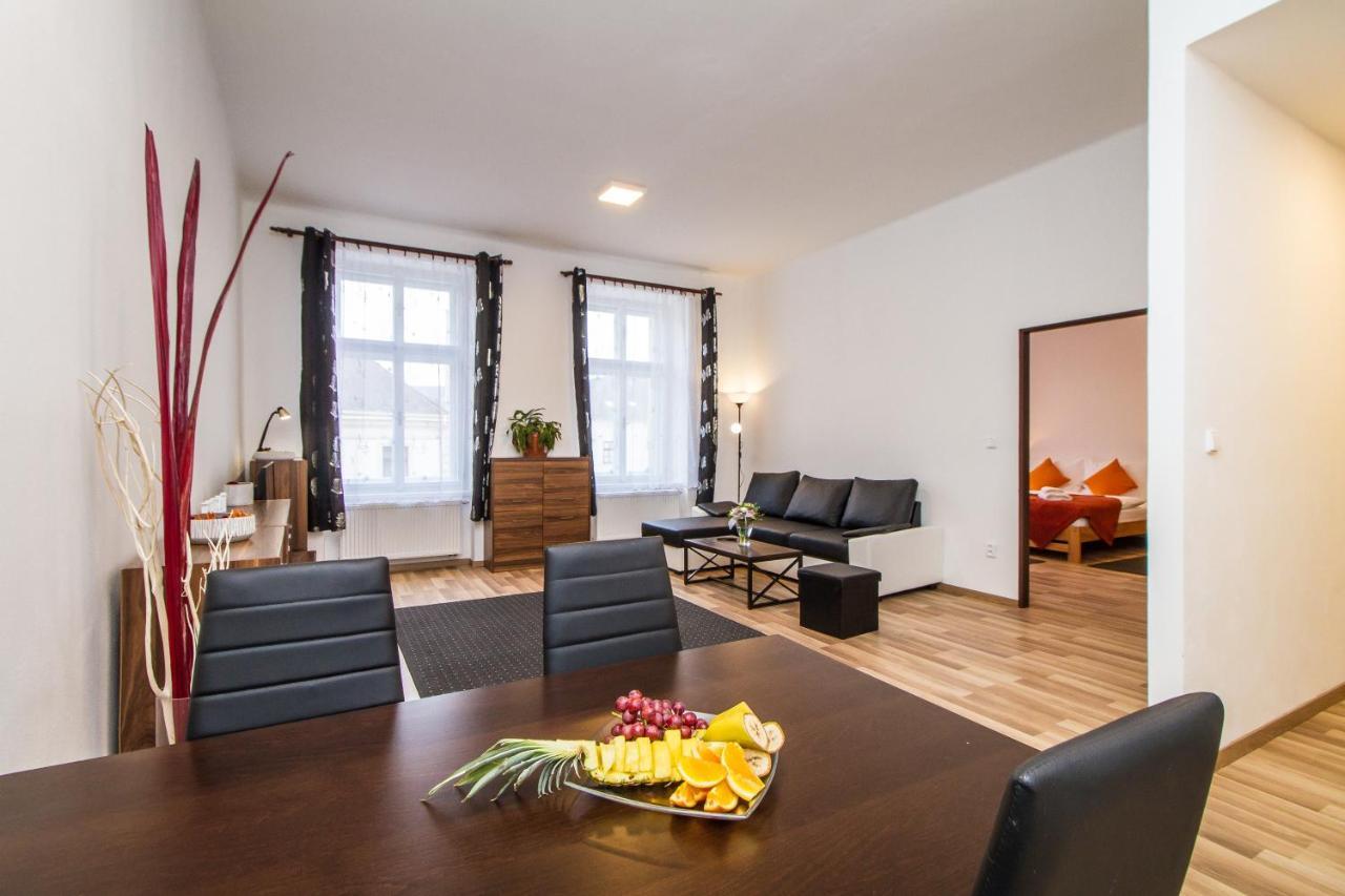 Silver Apartment *