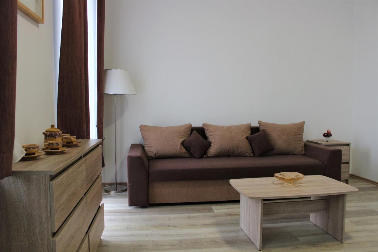 Apartment Silver *